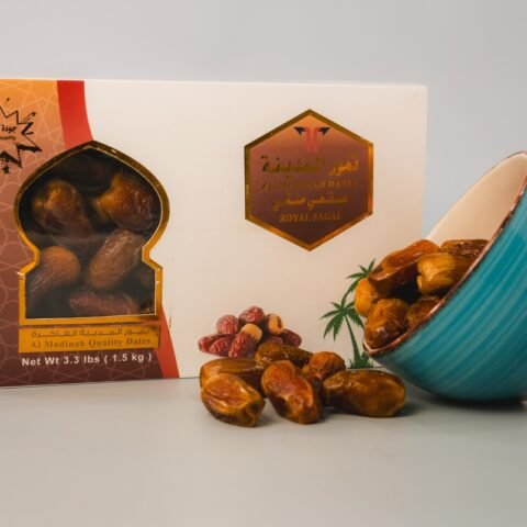 Natural dates with pure organic honey